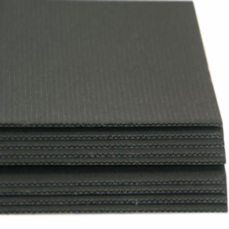 天山纸业黑卡纸厂家推荐黑卡纸新品-制作黑色瓦楞纸原纸